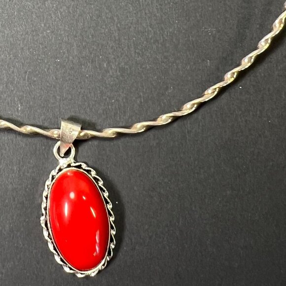 Red Coral Oval 925 Pendant on Necklace Choker Torque 925 Twisted Collar - Picture 2 of 6